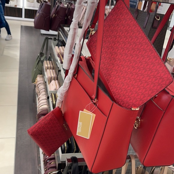 Michael Kors Maisie Large Pebbled Leather 3-in-1 Tote Bag - Picture 11 of 16